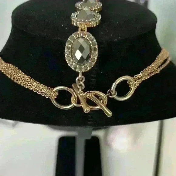 Gold necklace with matching bracelet - Picture 3 of 5